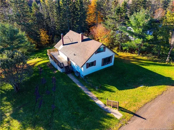 3256 Mountain Rd, Moncton, NB E1G 2W8