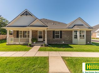 480 Maple Cove Cir, Saline, MI 48176