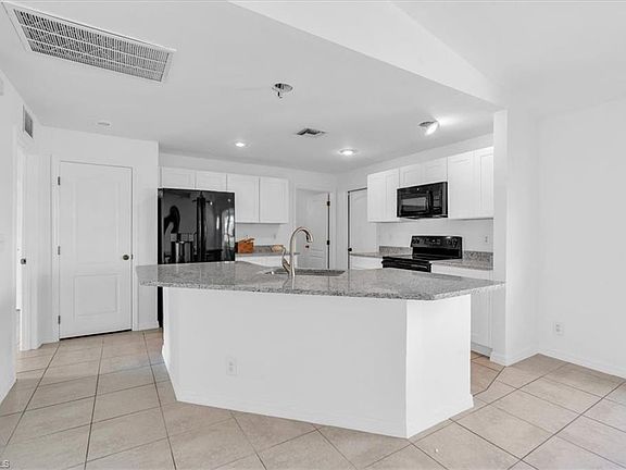 3rd image of 606 NW 3rd TER