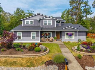 808 2nd St, Steilacoom, WA 98388