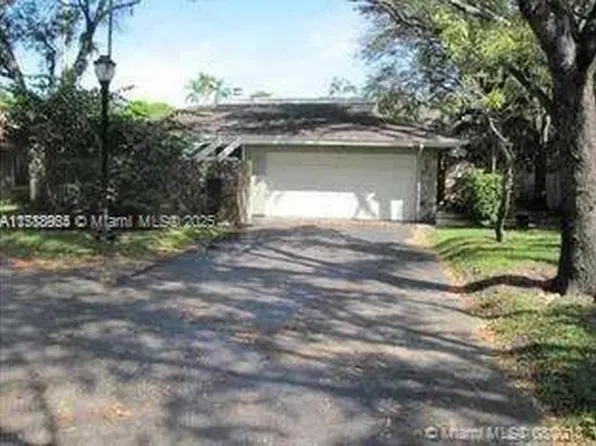 70 Ivy Rd, Hollywood, FL 33021