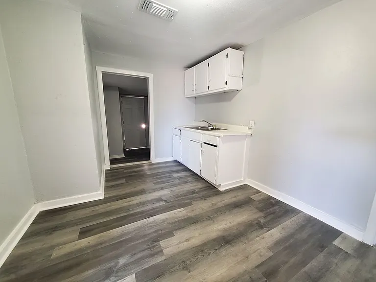 2812 N Farr St — Photo 6
