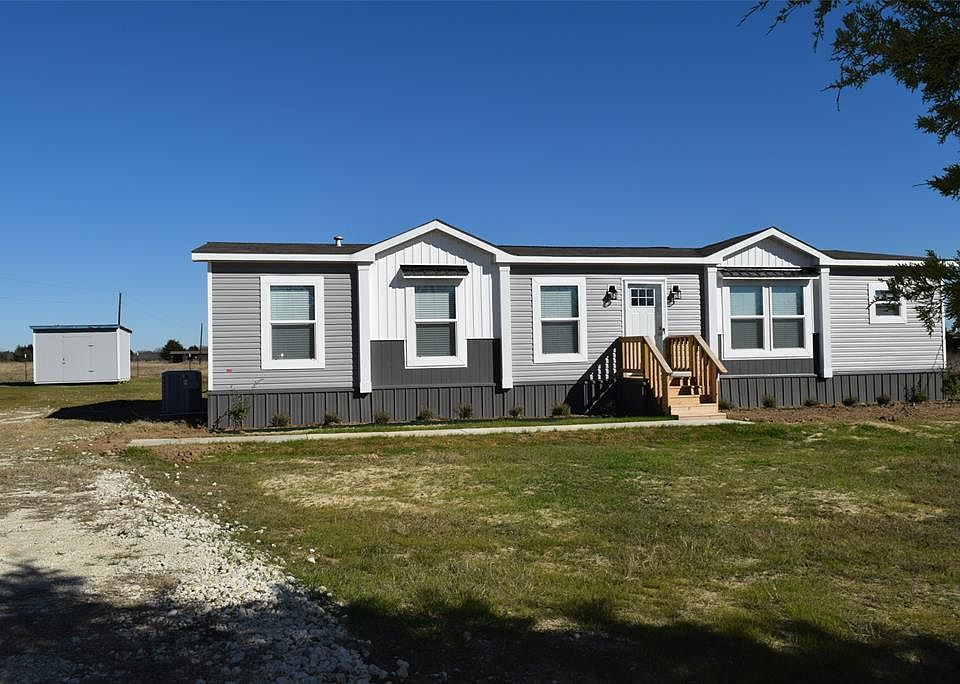 1st image of 327 SE County Road 3130