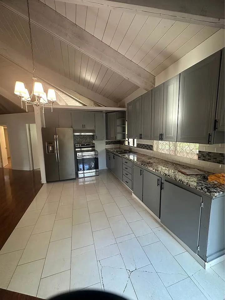 426 Fleming Ave photo 1