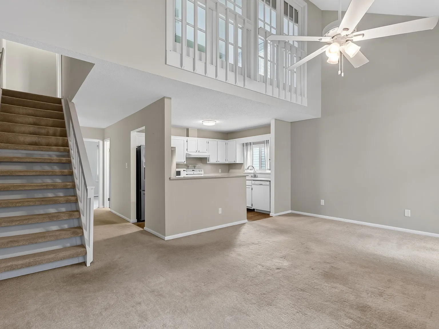 3 bed, 1236 sqft, $2,200 — Photo 2