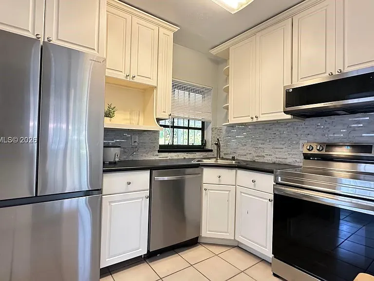2475 SW 24th Ter — Photo 20
