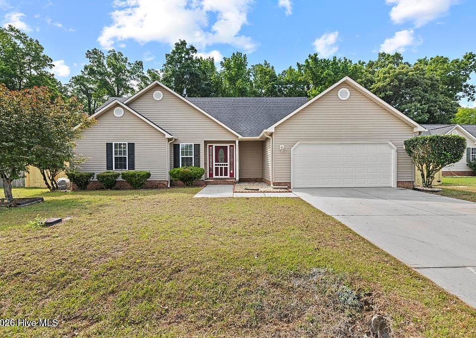 1st image of 132 Forest Bluff Dr