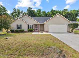 132 Forest Bluff Dr, Jacksonville, NC 28540