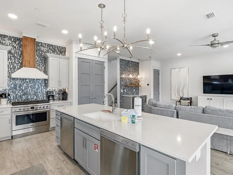 8320 Surf Dr — Photo 31