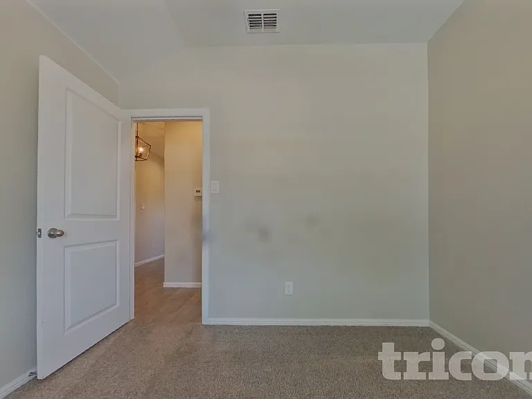 9216 Castorian Dr — Photo 11