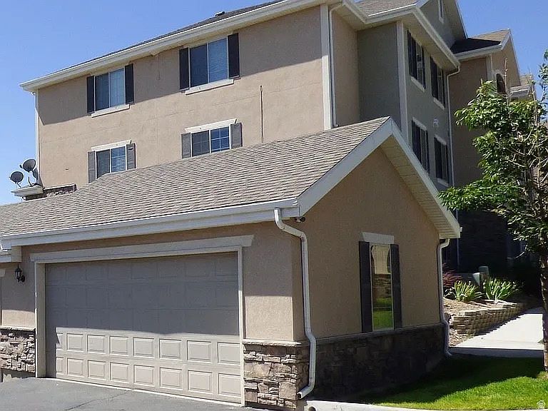 1st image of 98 W Springview Dr
