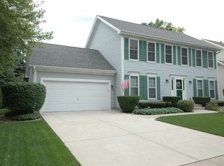 1085 Hampshire Ln, Elgin, IL 60120