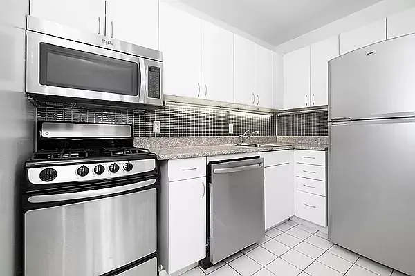 Rented by REAL New York | media 3