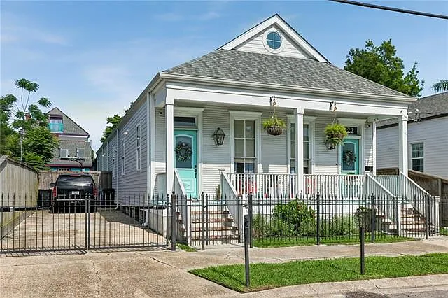 322 Arabella St — Photo 1