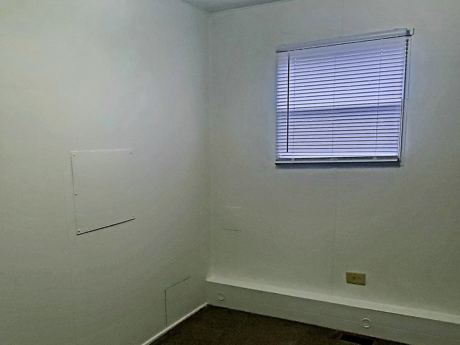1713 E Rosser Ave — Photo 3