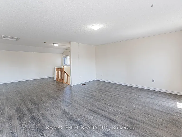 98 Georgian Dr — Photo 22