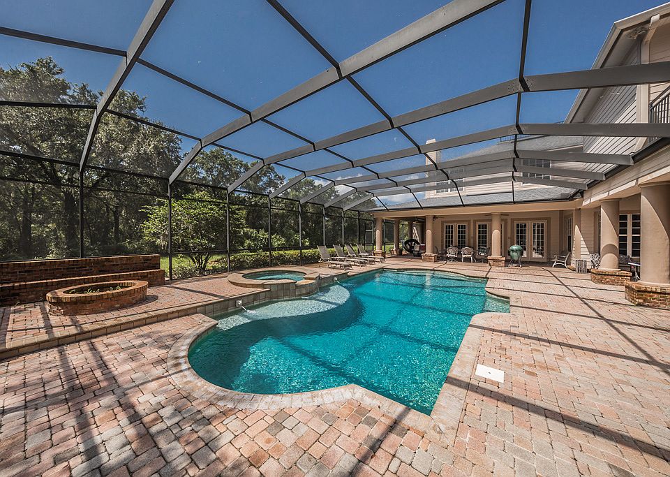 OUTDOOR OASIS