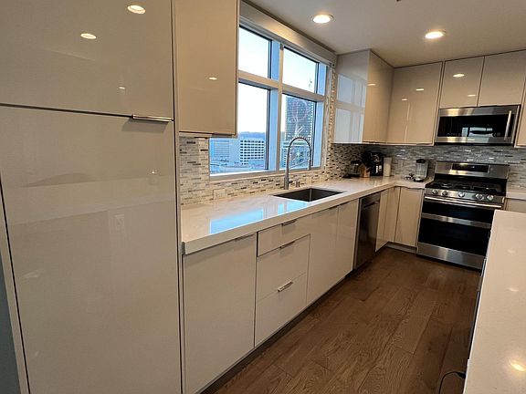 4th image of 150 Las Vegas Blvd N Unit 1512