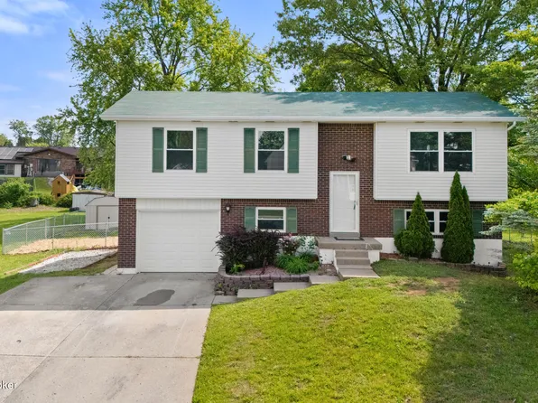 700 Magnolia Dr, Radcliff, KY 40160