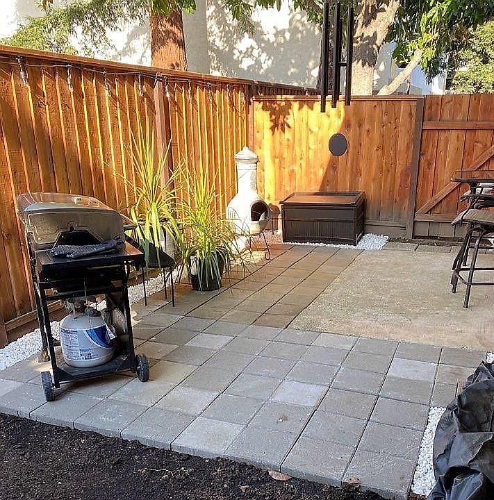 Private and Inviting backyard/patio for your relaxation, barbecuing, dining or entertaining