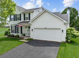 549 Maple Dr, Streamwood, IL 60107