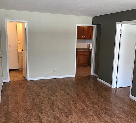 4th image of 2315 Colfax Ave S #31