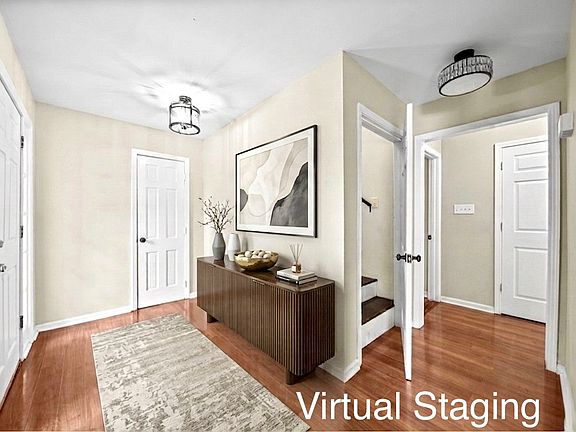 3rd image of 635 Country Club Ln