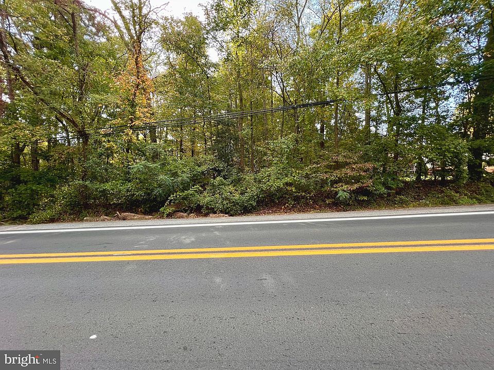 2nd image of 12203 Lanham Severn Rd