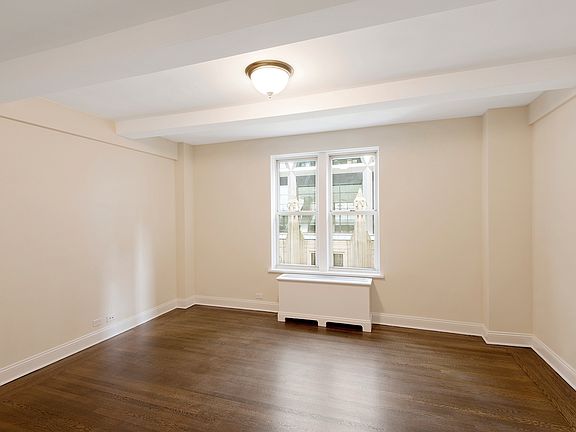 3rd image of 309 W 57th St APT 501