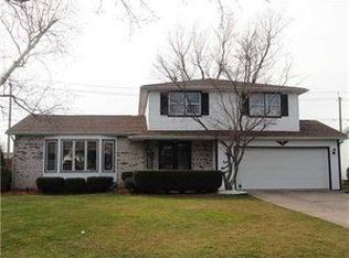 118 Palmdale Dr, Williamsville, NY 14221