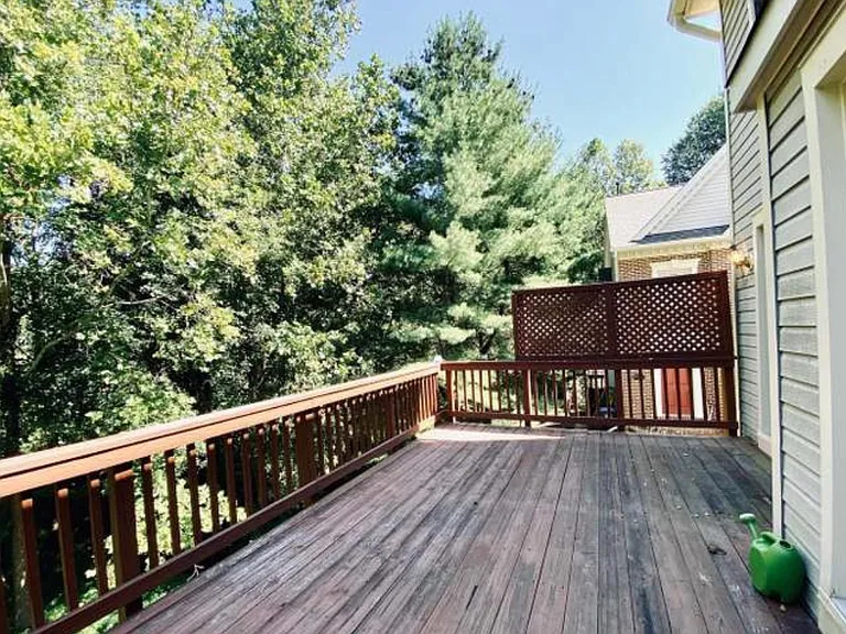 3900 Kathryn Jean Ct — Photo 12