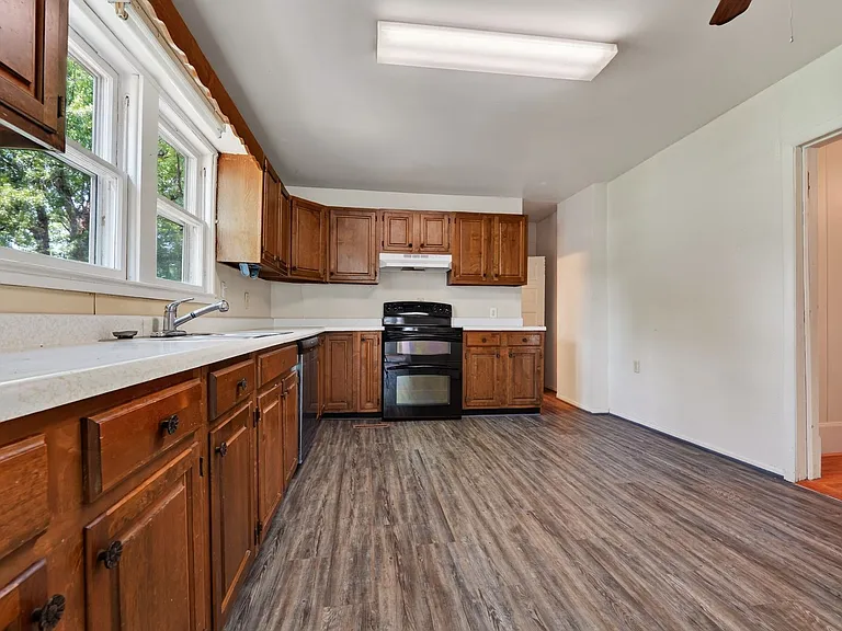 133 N Gorin St — Photo 11