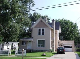 305 E Main St, Cambridge, WI 53523