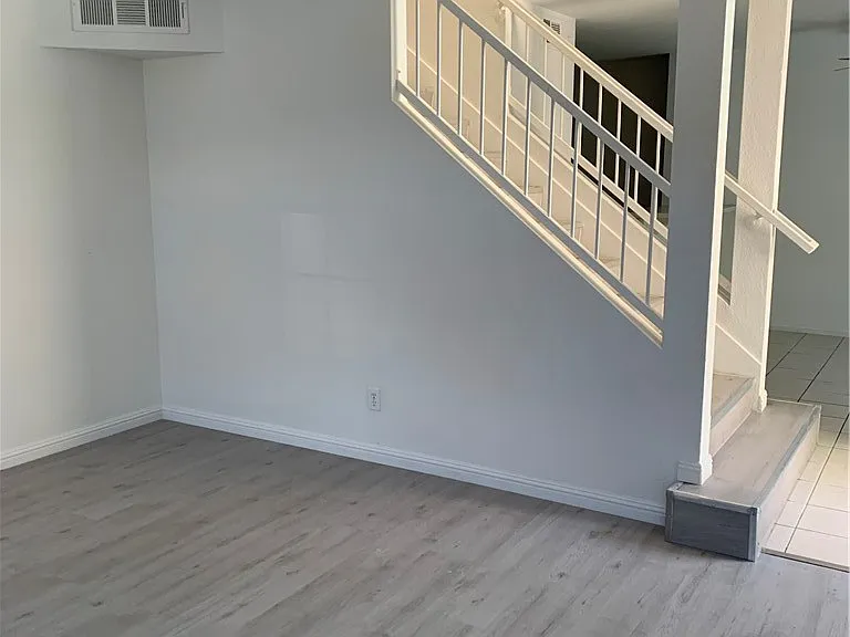 7617 Allerton Ave — Photo 9
