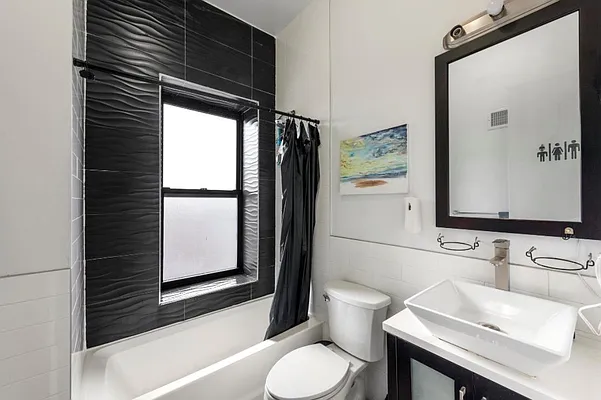 Rented by A Space Realty NY LLC | media 15