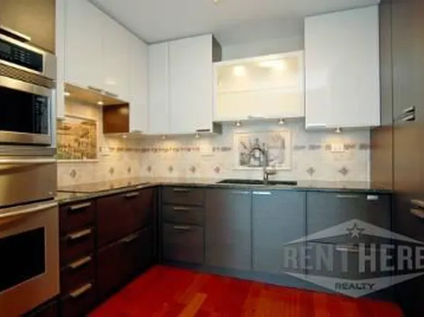 1560 N Sandburg Ter APT 3206J, Chicago, IL 60610