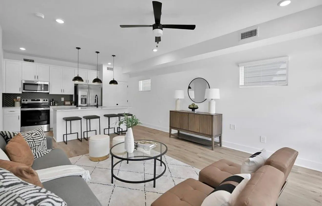 3 bed, 2.0 bath, 1240 sqft, $1,850 — Photo 3