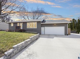 401 S 5th Ave, Brandon, SD 57005