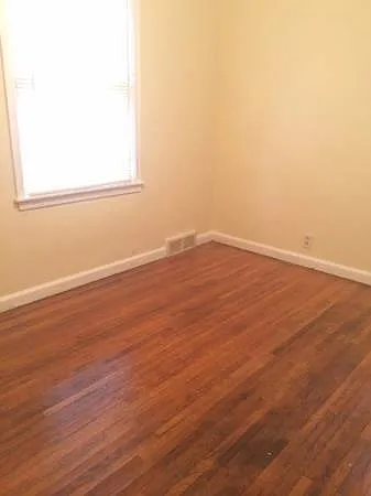 826 Englewood Ave — Photo 4