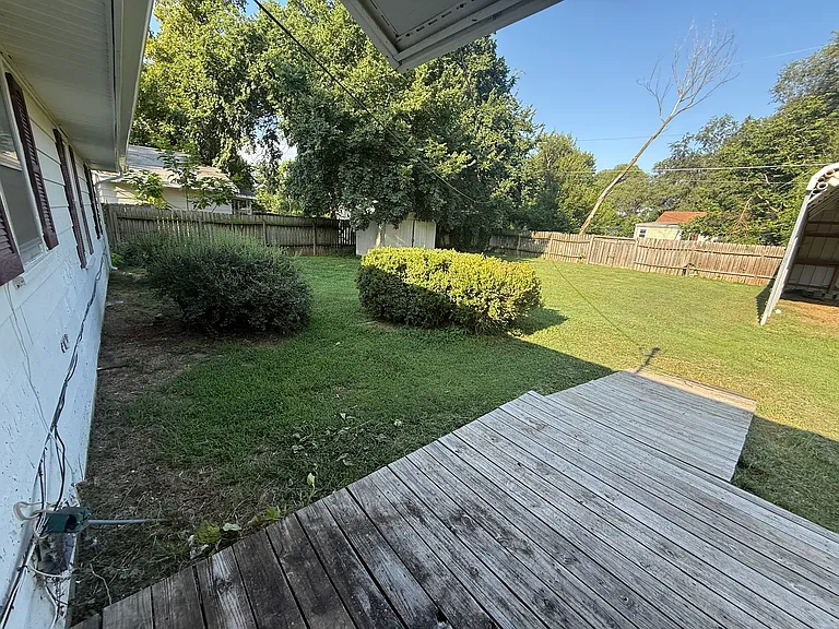 109 Jefferson Ave — Photo 15