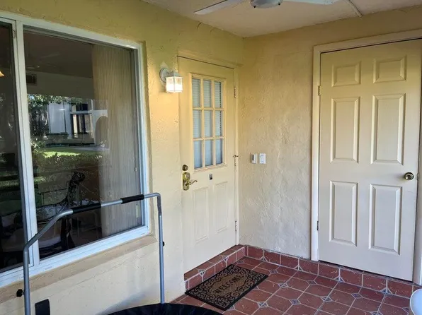 311 Pine Ridge Circle #B-1, Greenacres, FL 33463