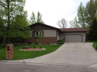 67 Prairiewood Dr S, Fargo, ND 58103