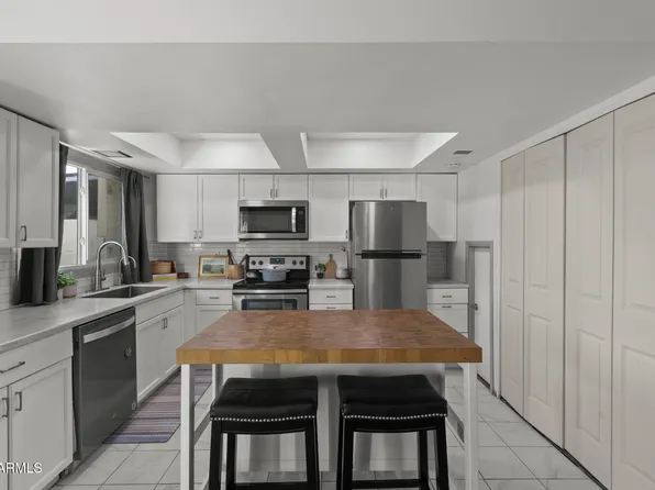 1407 N 44TH Street, Phoenix, AZ 85008