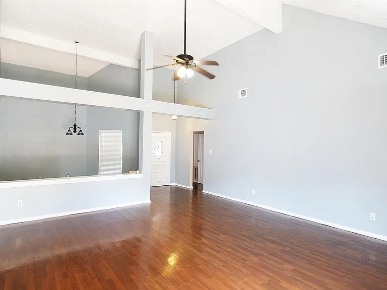 1203 Beckwood Cir — Photo 3