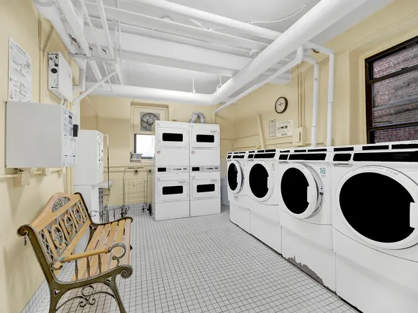 61 Oliver Street image 23 of 26