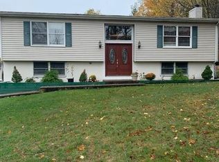 13 Old South Plank Rd, Newburgh, NY 12550