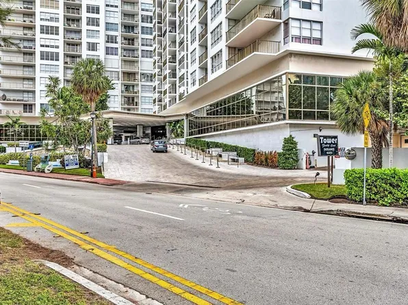4101 Pine Tree Dr APT 330, Miami Beach, FL 33140