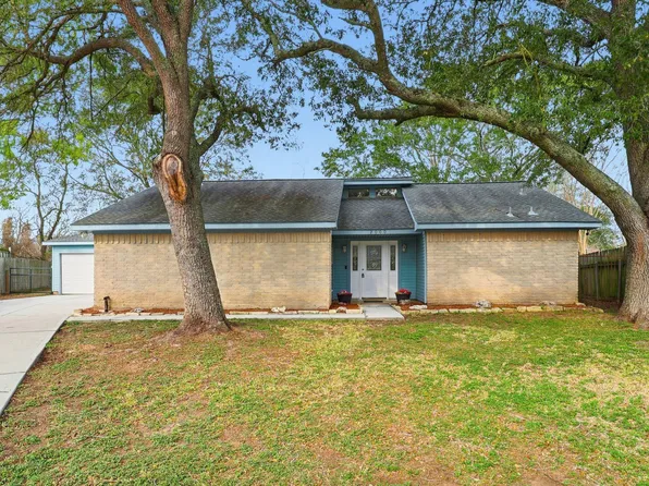 2000 Hamilton St, Rosenberg, TX 77471