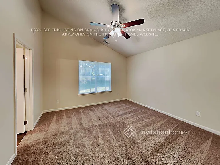 7805 Royce Hall Ln — Photo 8