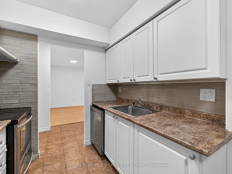 390 Dixon Rd #702 — Photo 11